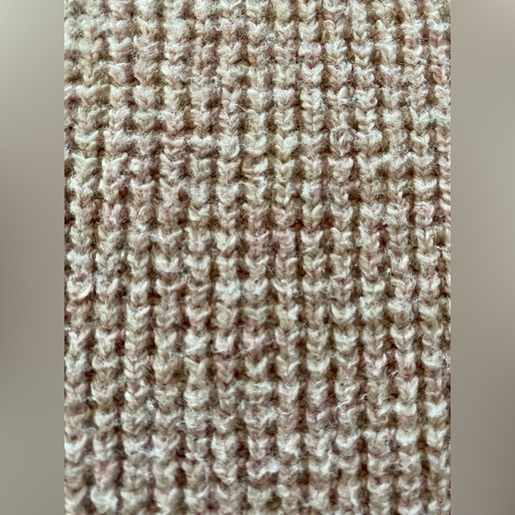 Old Navy Waffle Knit Cowl Neck Turtleneck, Split Hem Sweater, Soft Pink, Size M - Picture 6 of 7